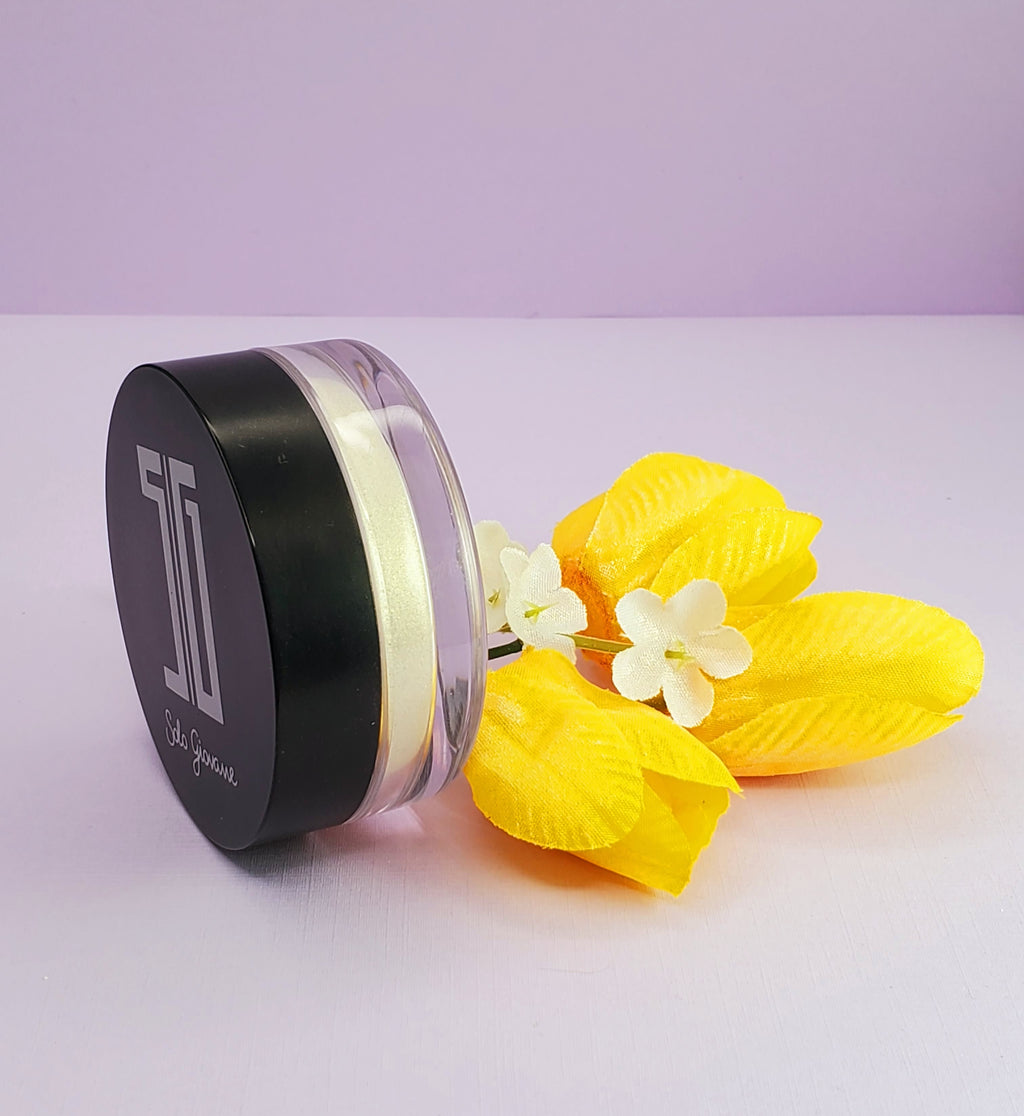 Solo Giovane Pearl Shine Bright Highlighting Powder - Shimmer Highlighter